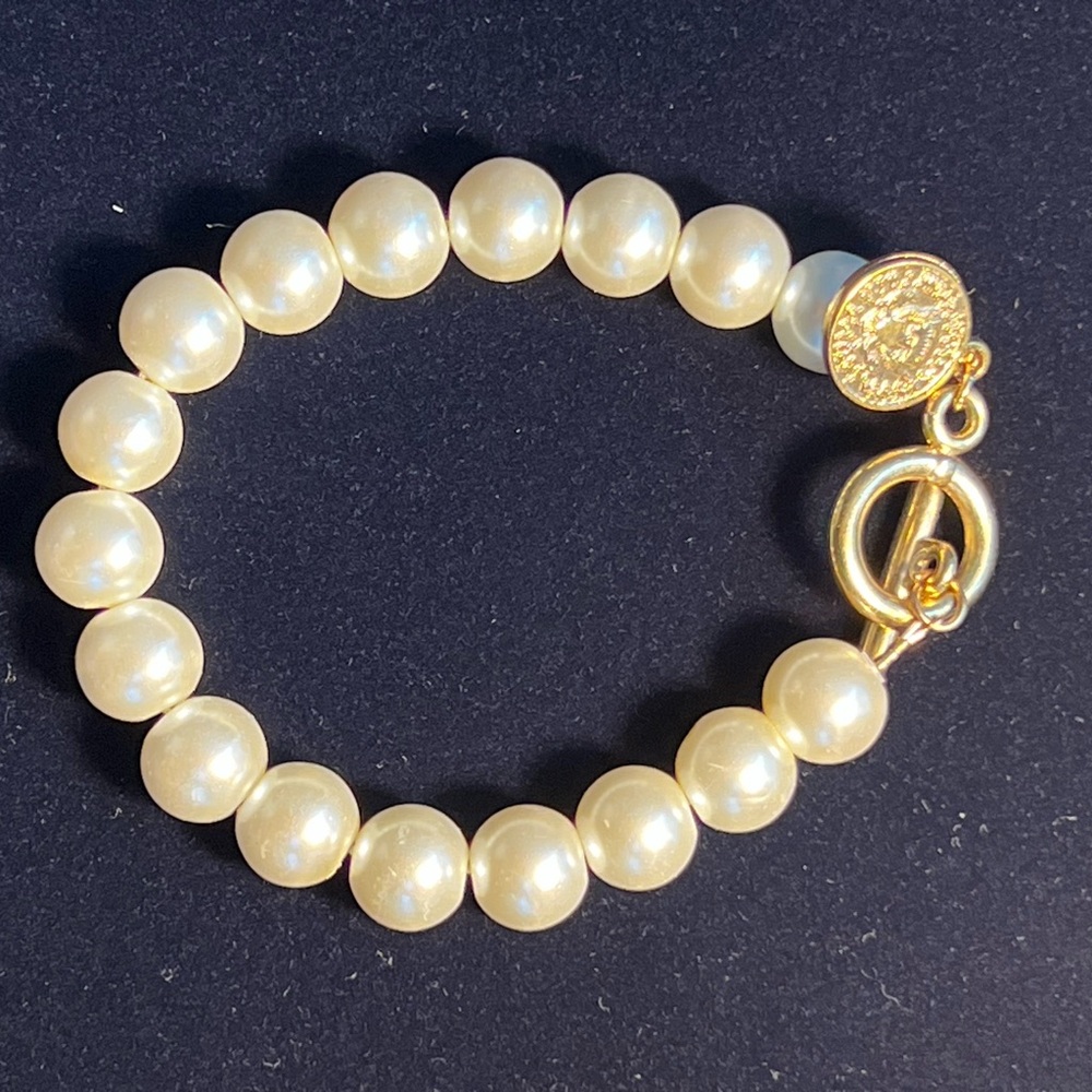 Gold and Cream Pearl Bracelet